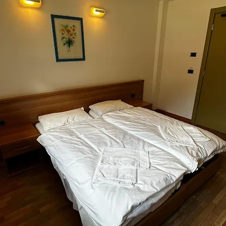 Ξενοδοχείο Foyer *